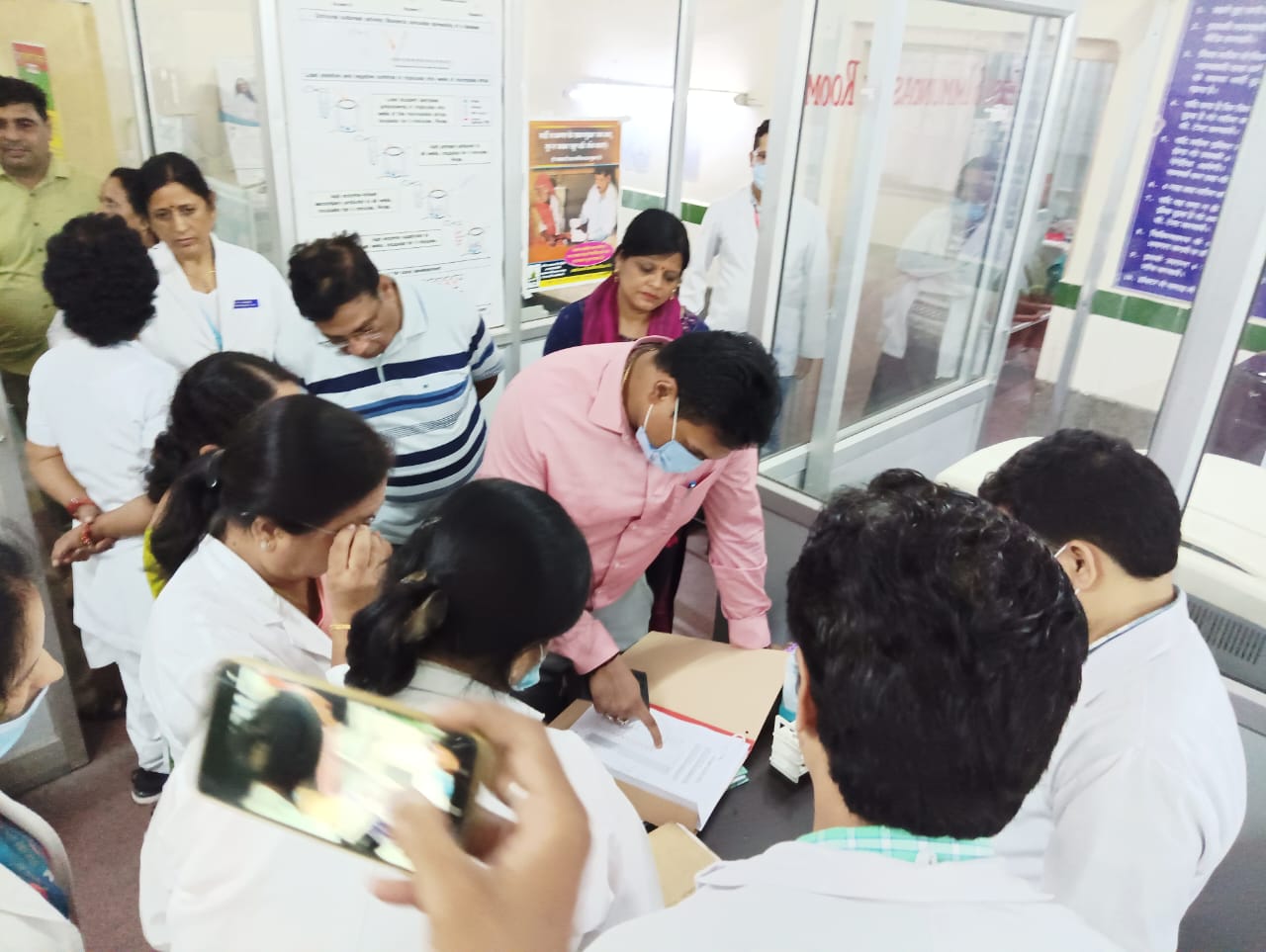 डेंगू मरीजों की जांच की धीमी गति पर स्वास्थ्य सचिव ने जतायी कड़ी नाराजगी, अधिकारियों को लगाई फटकार
