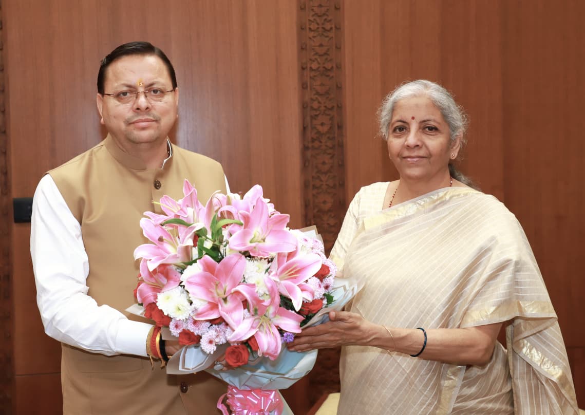 मुख्यमंत्री धामी ने वित्त मंत्री निर्मला सीतारमण से भेंट कर राज्य से संबंधित विभिन्न महत्वपूर्ण विषयों पर विस्तृत चर्चा की